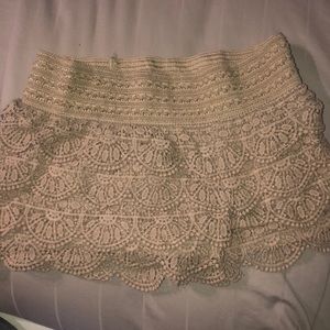Beige lace shorts